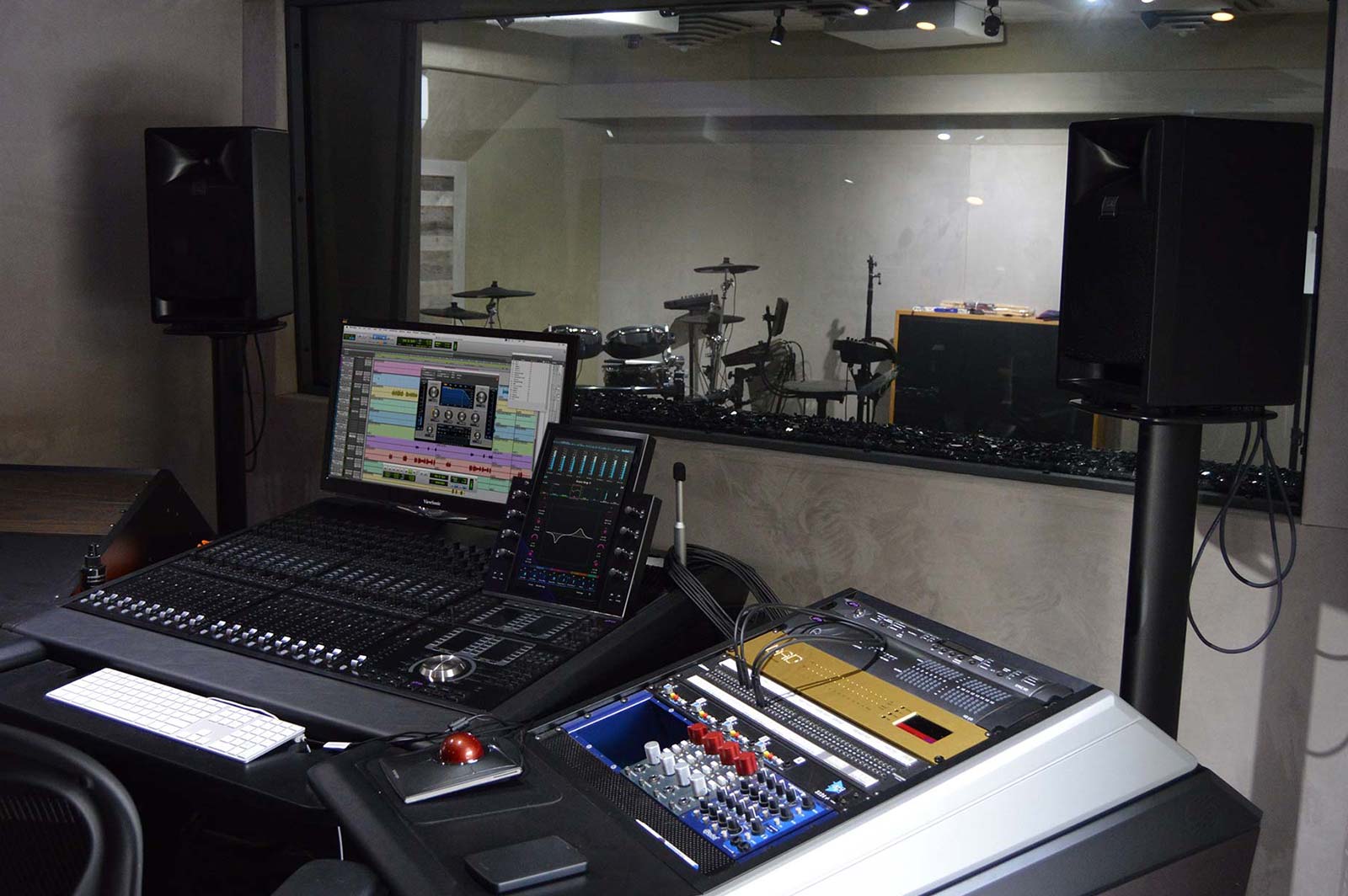 Amuse Studio Control Room Console